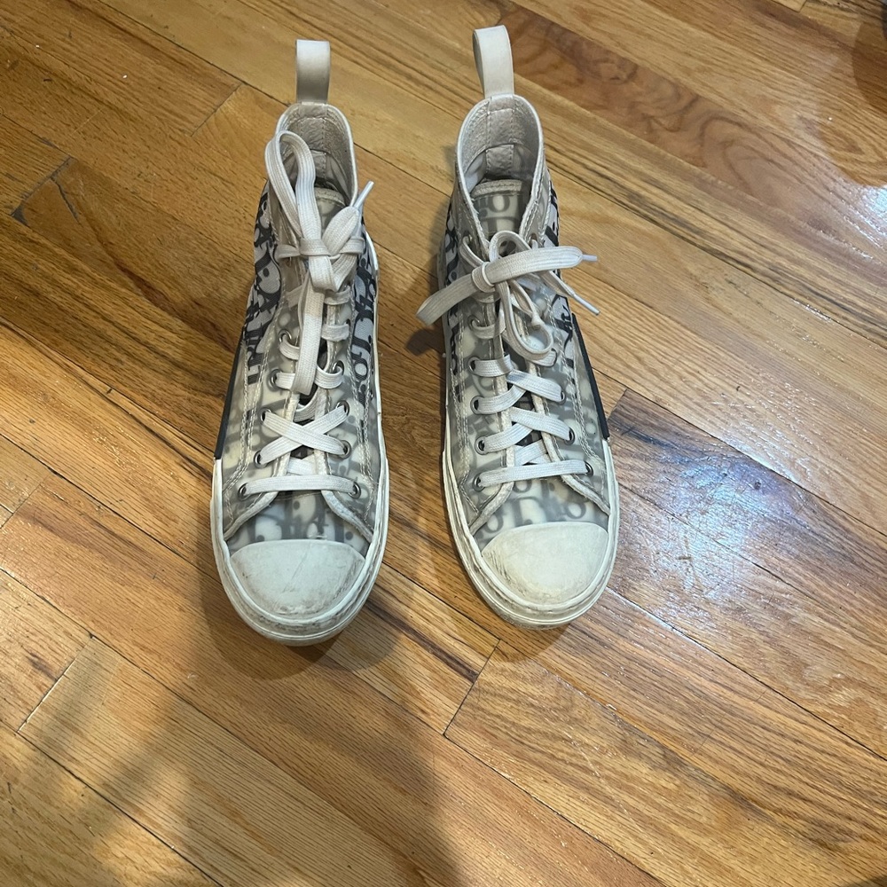 Dior B23